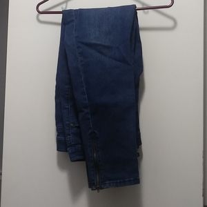 Zipper leg skinny jeans
